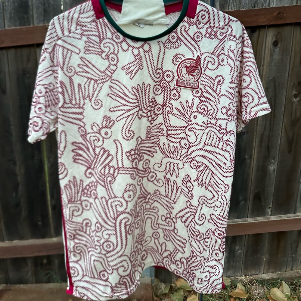 Replica Mexico jersey size large 🇲🇽🇲🇽🇲🇽🇲🇽🇲🇽